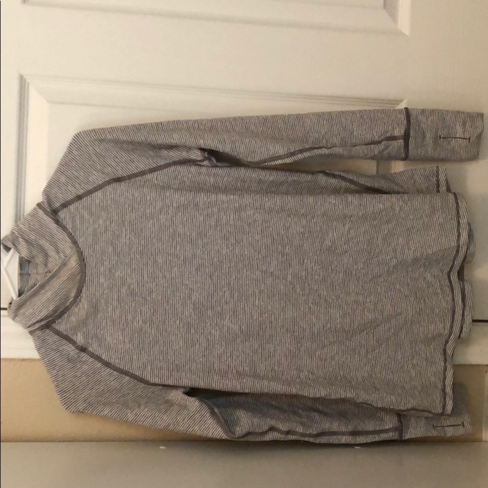 Lululemon yoga pullover brand new without tags